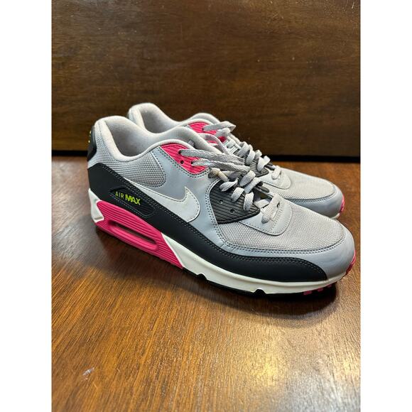 Nike Air Max 90 Essential Sneakers Women 11 Athletic Comfort Athleisure Insoles - Picture 1 of 15